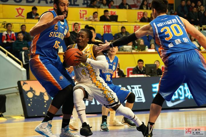 比分分析小组赛落幕，强队悉数晋级