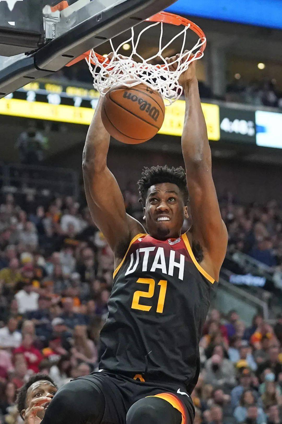 热火横扫四川队，王哲林状态火热